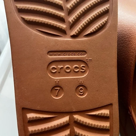 Crocs Cognac Leather Look "Dylan" Clogs Size Womens 9/ Mens 7 - Picture 5 of 5